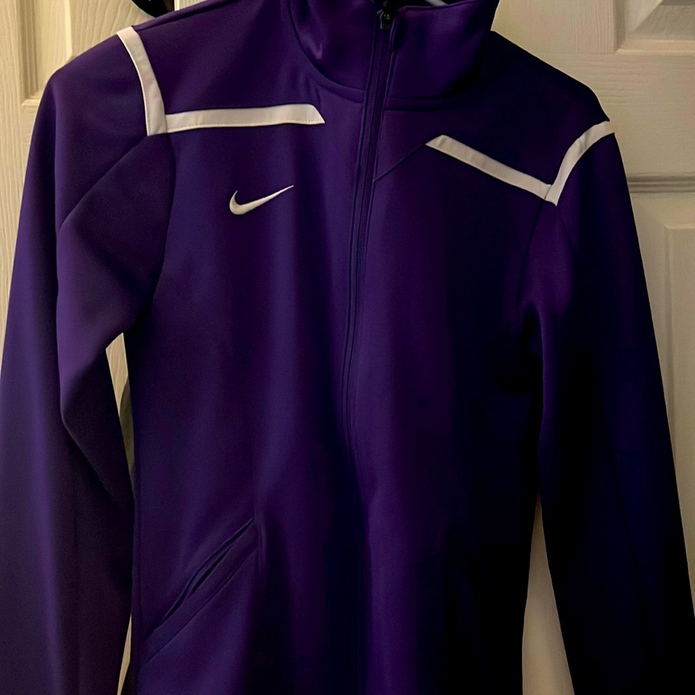 XS women Nike zip up jacket purple